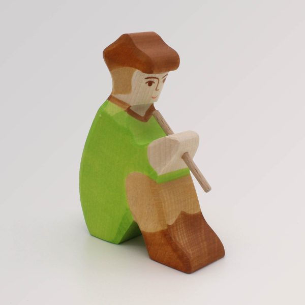 Krippenfigur Hirte sitzend mit Flöte 3 Im Angebot